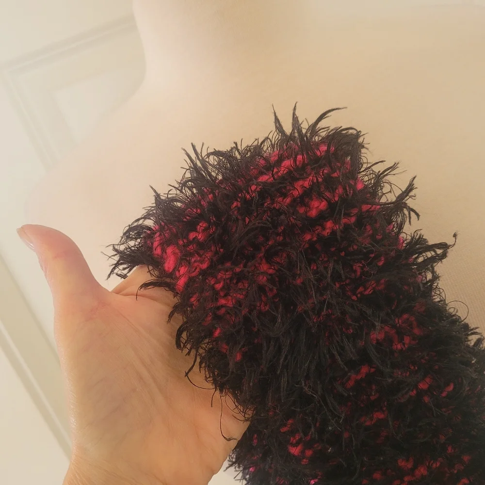 N/A magenta black
